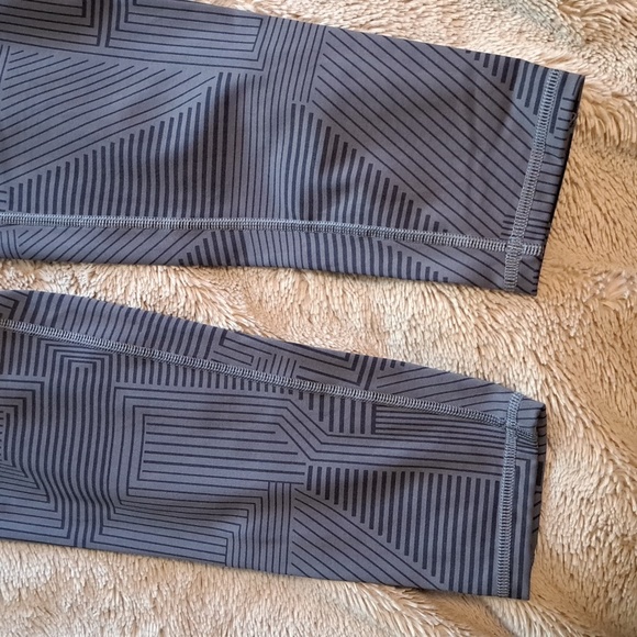 Gymshark Elevate Leggings - Picture 4 of 9